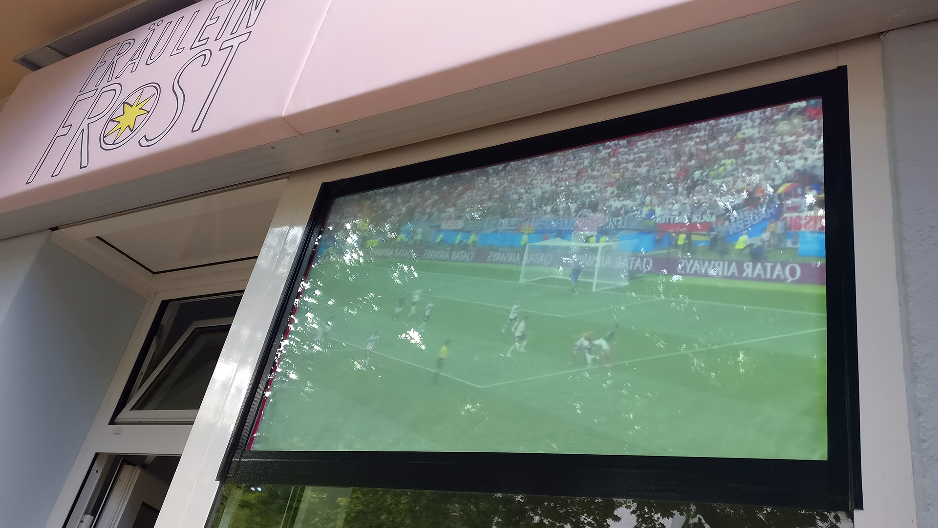 FF-3 Fräulein Frost Eis Eiscafé Eisdiele Beckerstr. 4, 12157 Berlin Christian Bennat 2018 Fussball WM