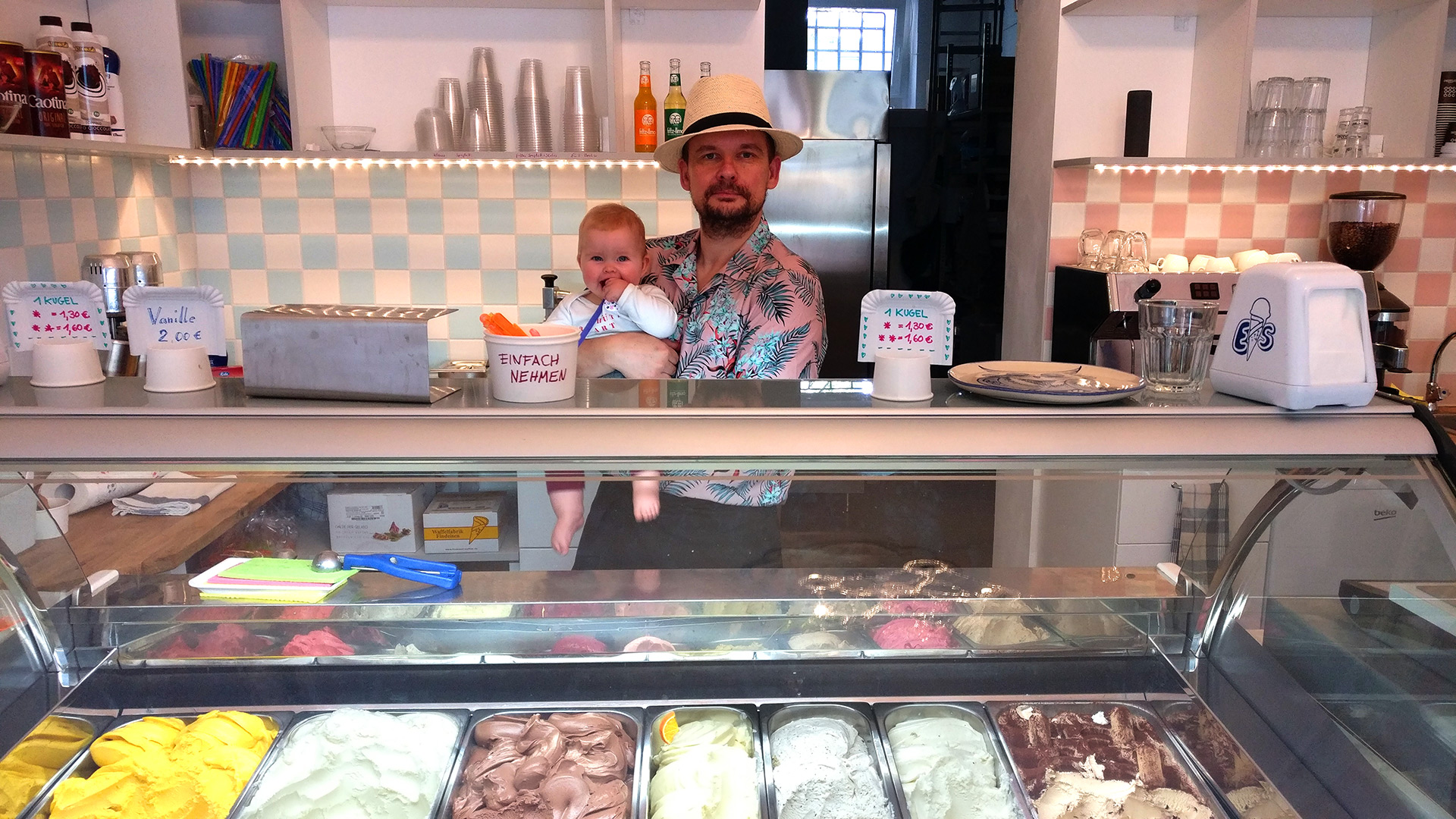 FF-3 Fräulein Frost Eis Eiscafé Eisdiele Beckerstr. 4, 12157 Berlin Christian Bennat 2018 Inhaber